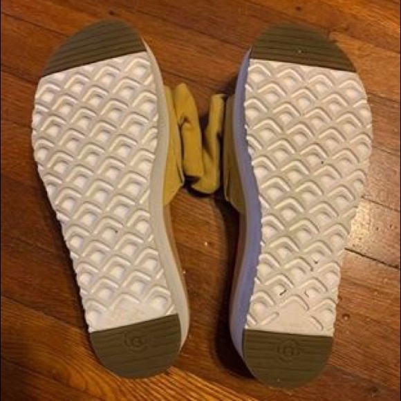 Ugg bow slides - Picture 5 of 6